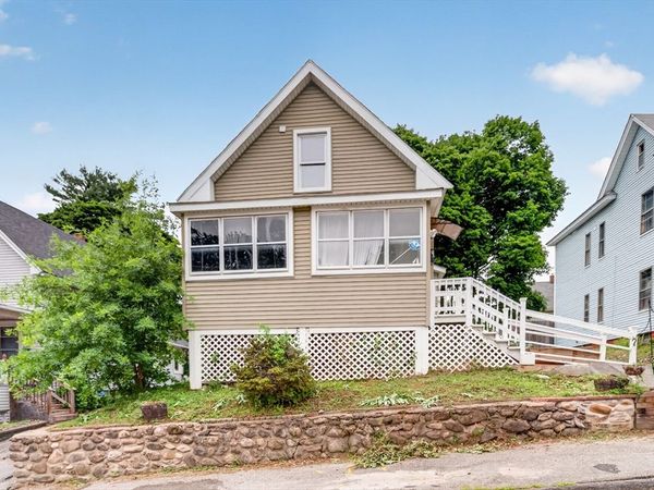 8 Gilman Street, Worcester, MA 01605
