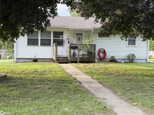 613 E College Street, Toledo, IA 52342