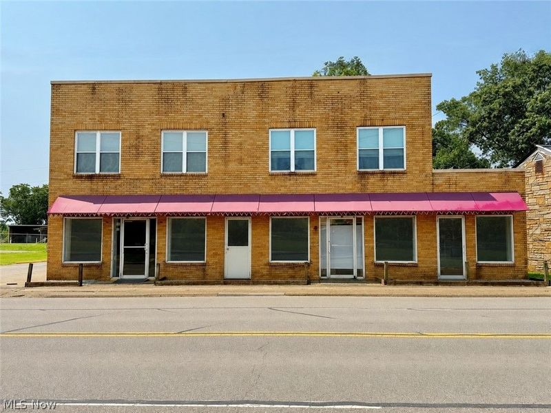 2007 Washington Boulevard, Belpre, OH 45714 Photo 1