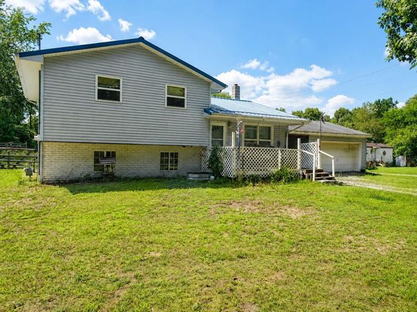 855 N 1025 E , Knox, IN 46534