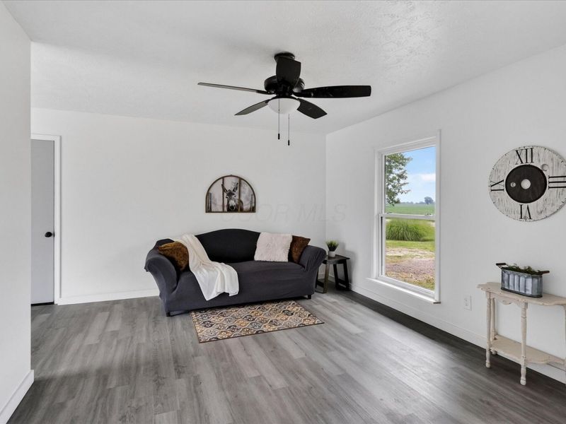 7725 White Oak Road NE, Bloomingburg, OH 43106 Photo 4