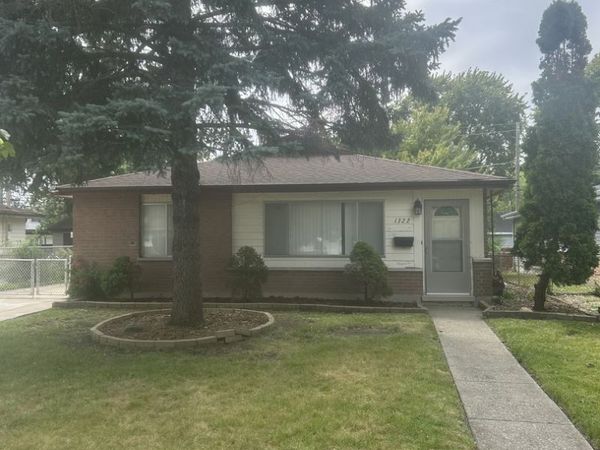 1322 Greenbay Avenue , Calumet City, IL 60409