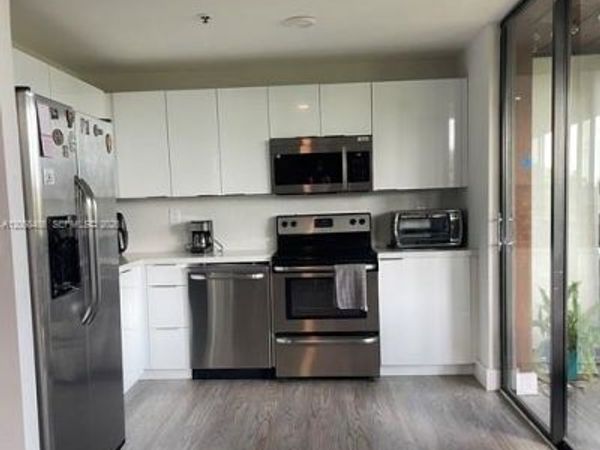 671 NE 195th St, Unit 404E, Miami, FL 33179