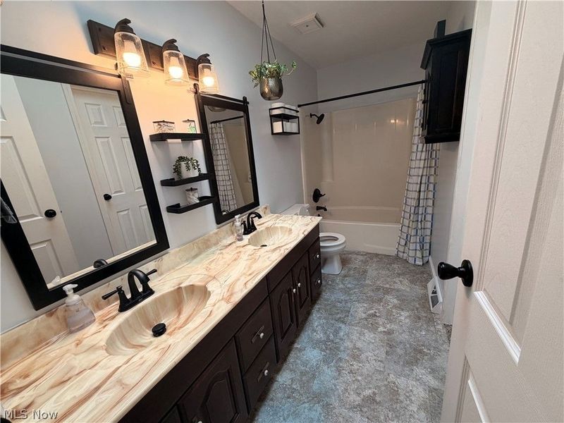 108 Shamrock Drive, Marietta, OH 45750 Photo 5