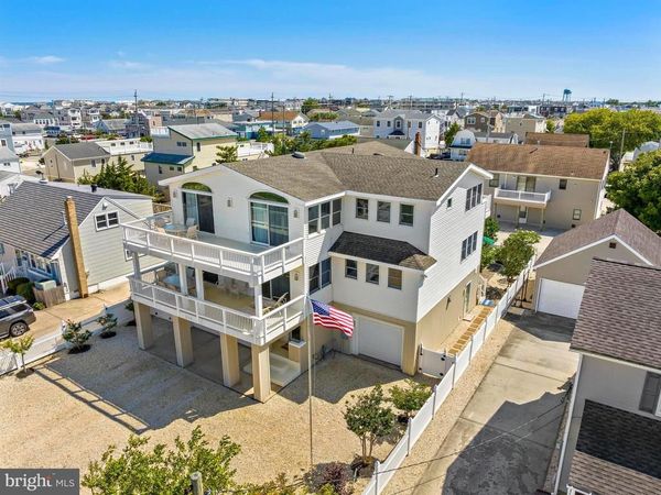 214 W 4TH STREET, SHIP BOTTOM, NJ 08008