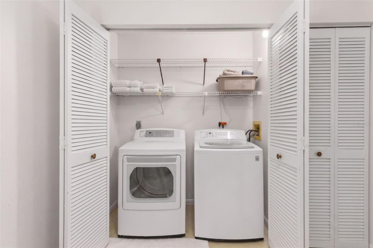 500 Santa Cruz Place Ne, Unit F, Saint Petersburg, FL 33703 Photo