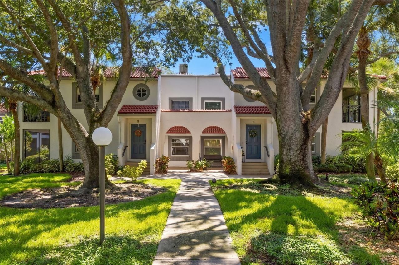 500 Santa Cruz Place Ne, Unit F, Saint Petersburg, FL 33703 Photo