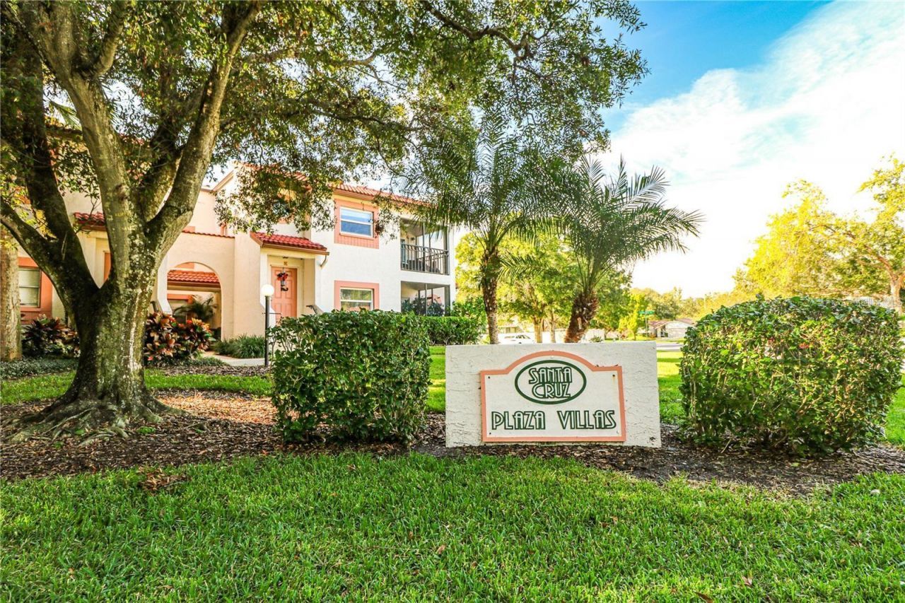 500 Santa Cruz Place Ne, Unit F, Saint Petersburg, FL 33703 Photo