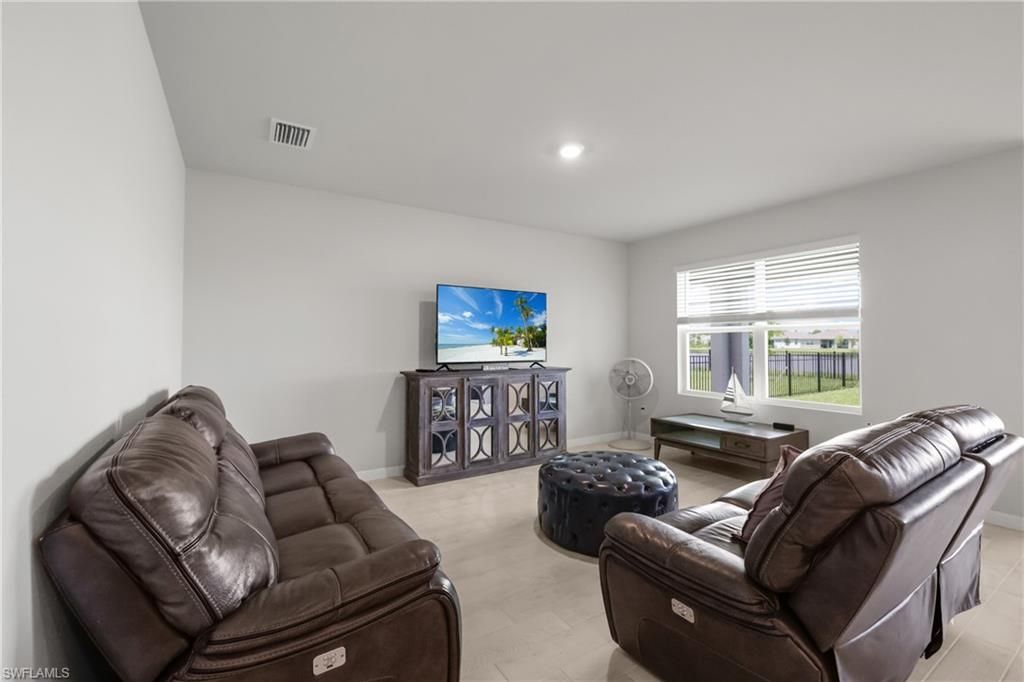2621 Table Coral Trl, North Fort Myers, FL 33903 Photo