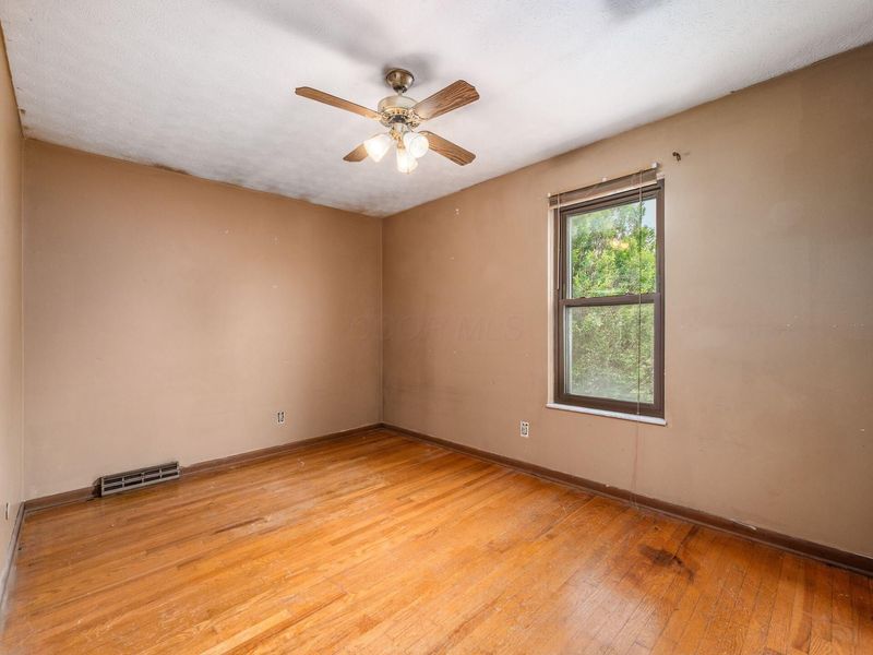 1832 Willoway Circle S, Columbus, OH 43220 Photo 13