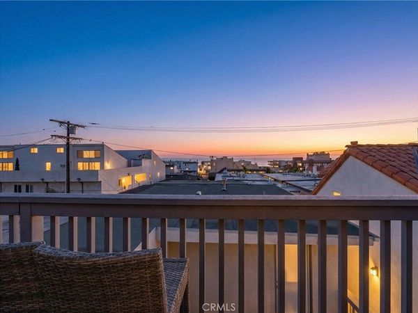 331 Manhattan Avenue, Hermosa Beach, CA 90254