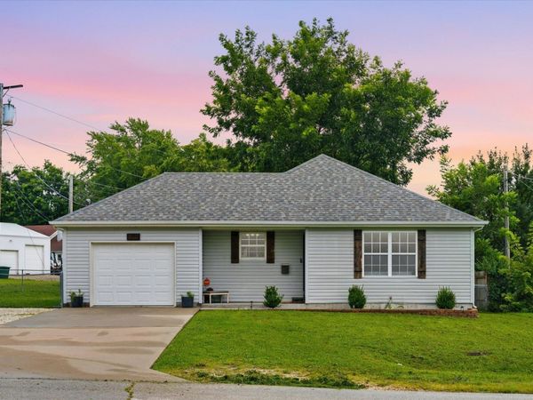 610 N Benton Avenue , Bolivar, MO 65613