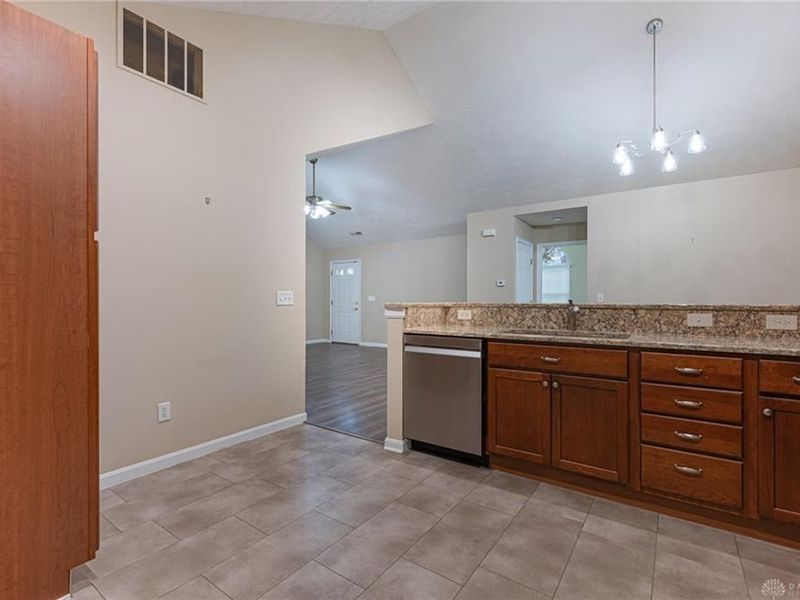 183 Villa Pointe Drive, Springboro, OH 45066 Photo 10