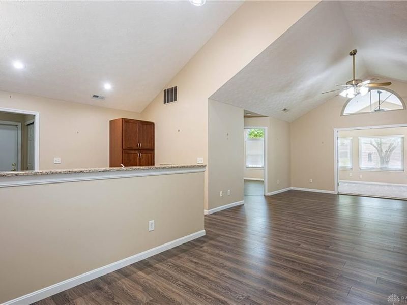 183 Villa Pointe Drive, Springboro, OH 45066 Photo 7