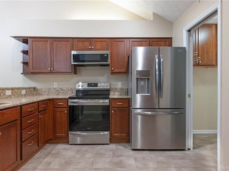 183 Villa Pointe Drive, Springboro, OH 45066 Photo 8