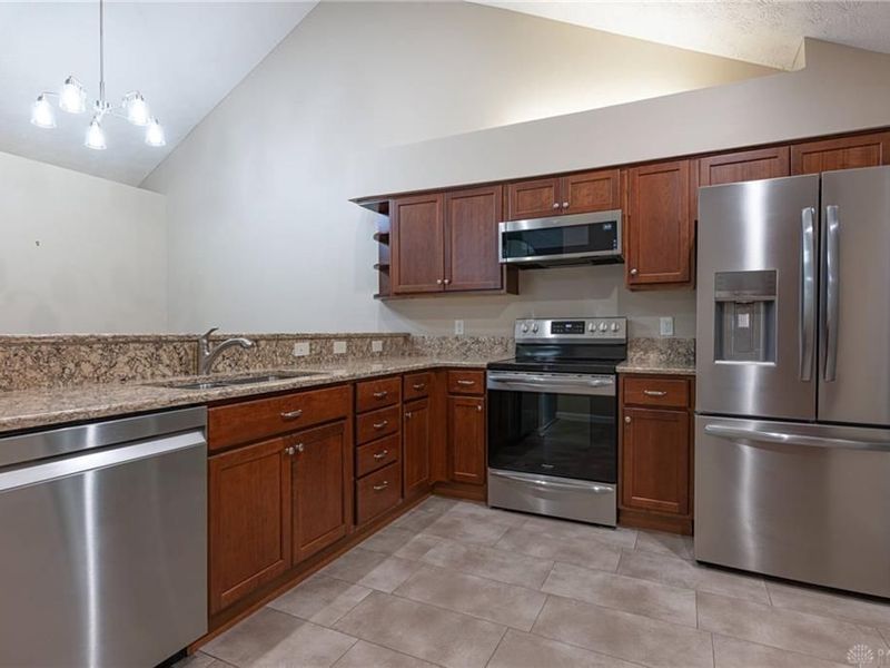 183 Villa Pointe Drive, Springboro, OH 45066 Photo 9