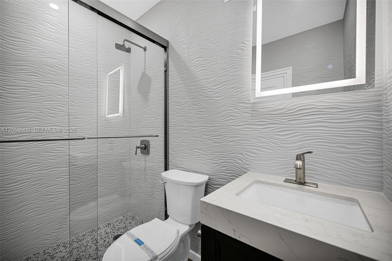 2451 Brickell Ave, Unit 5G, Miami, FL 33129 Photo
