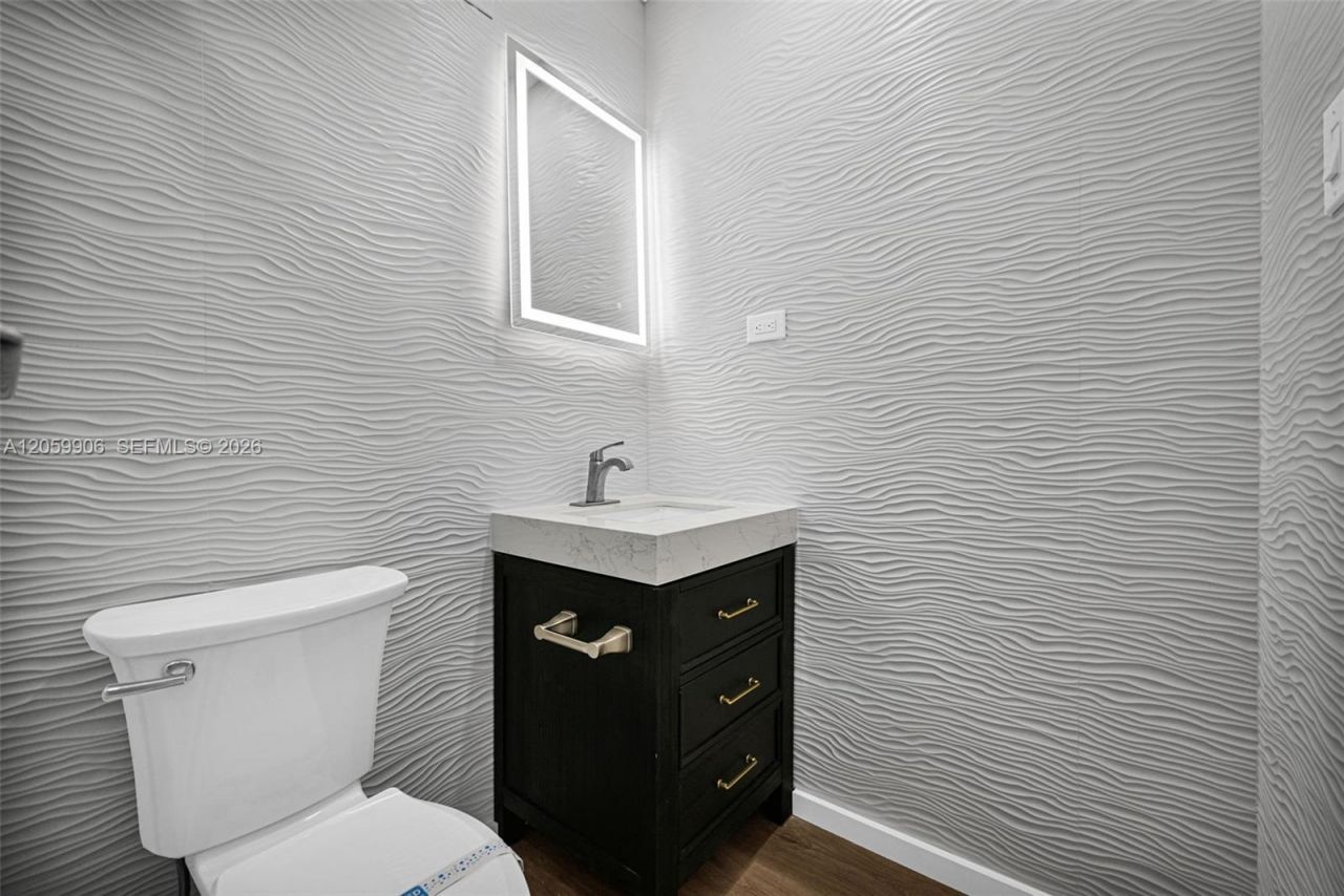 2451 Brickell Ave, Unit 5G, Miami, FL 33129 Photo