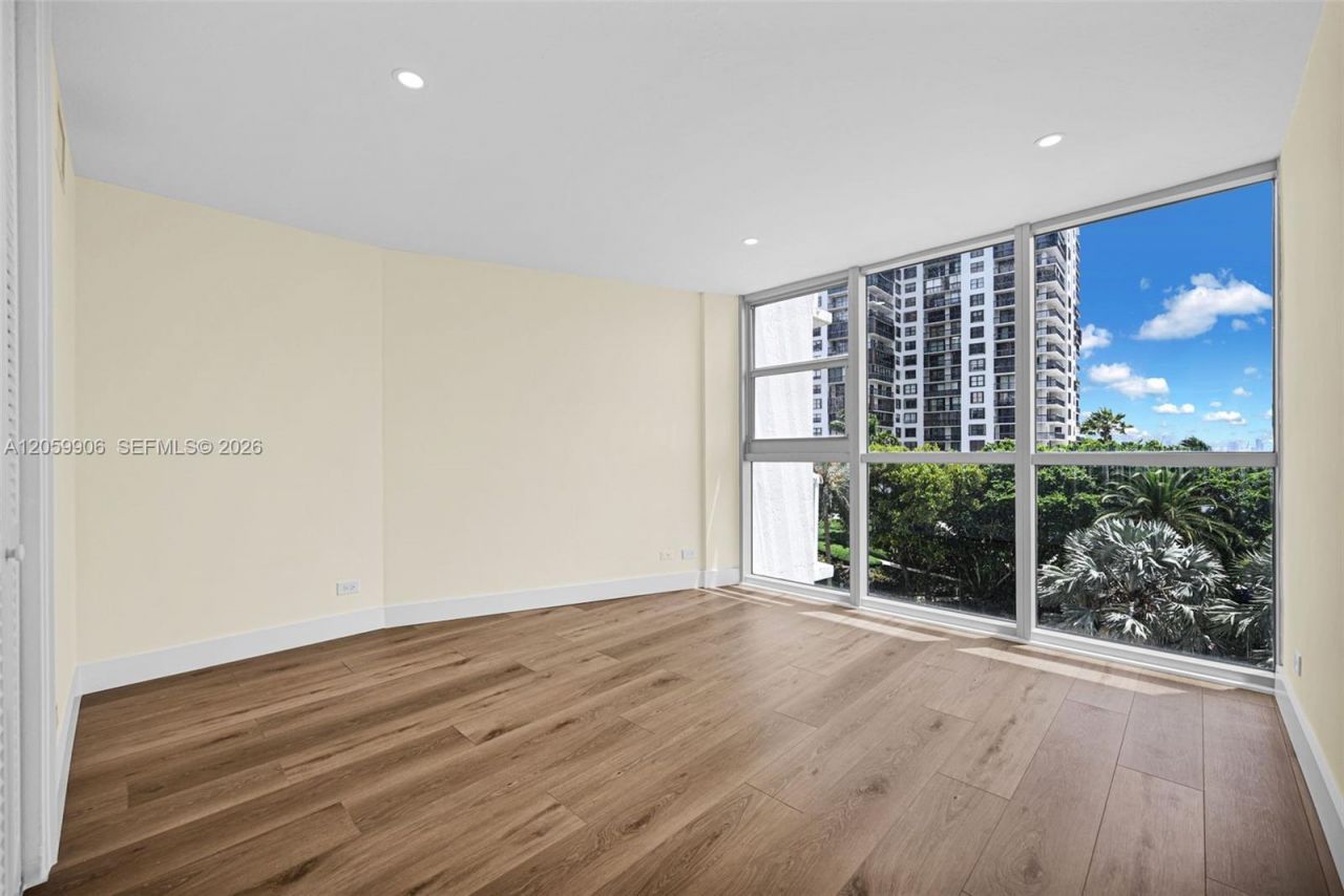 2451 Brickell Ave, Unit 5G, Miami, FL 33129 Photo