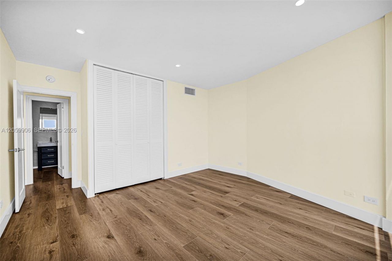 2451 Brickell Ave, Unit 5G, Miami, FL 33129 Photo