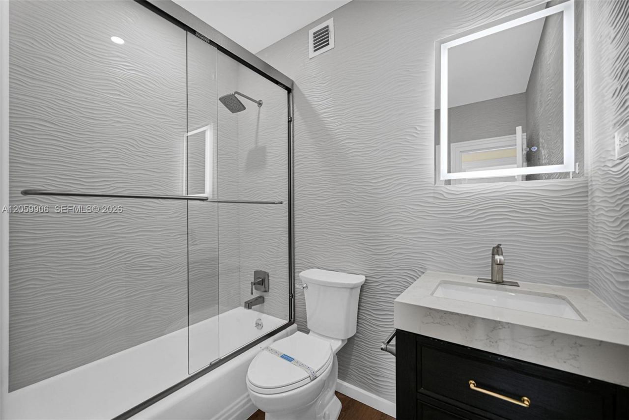 2451 Brickell Ave, Unit 5G, Miami, FL 33129 Photo