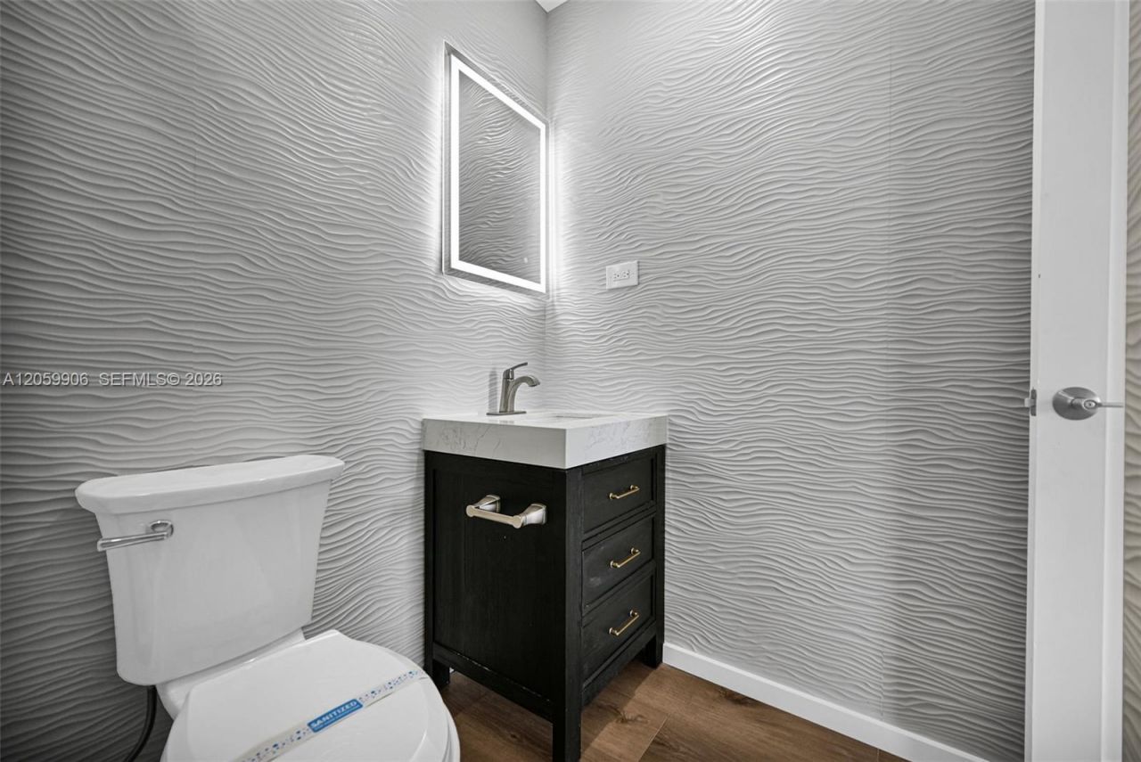 2451 Brickell Ave, Unit 5G, Miami, FL 33129 Photo