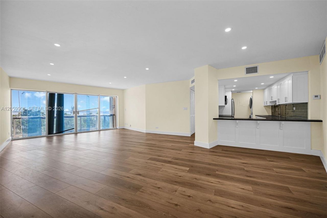2451 Brickell Ave, Unit 5G, Miami, FL 33129 Photo