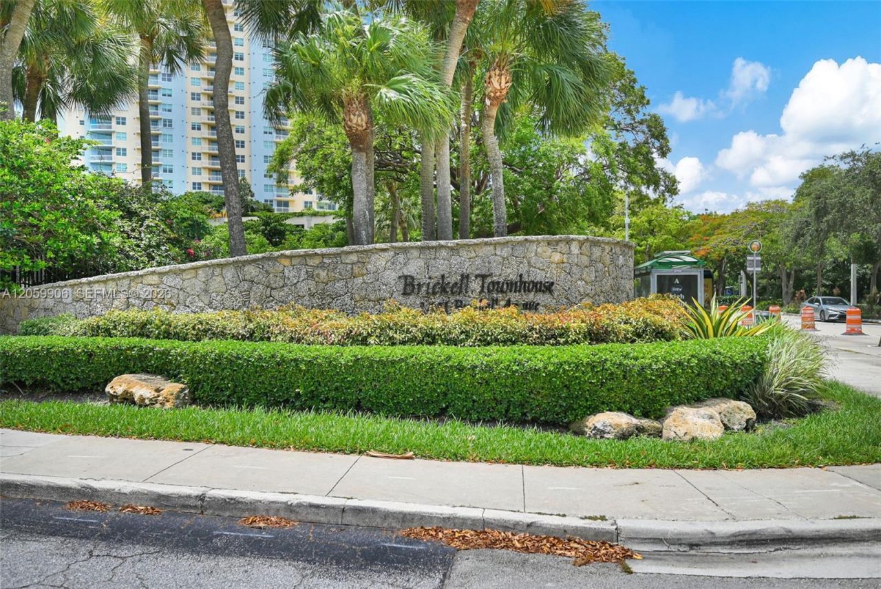 2451 Brickell Ave, Unit 5G, Miami, FL 33129 Photo