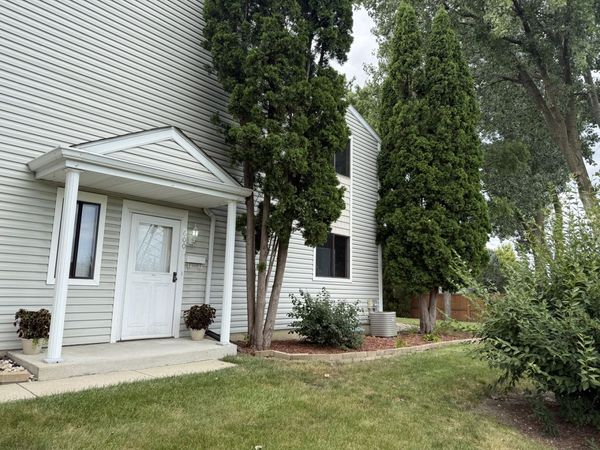 600 Bridgeport Place, Wheeling, IL 60090