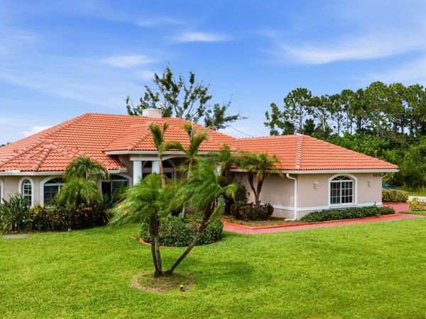 5476 NW BOYDGA Avenue, Port St. Lucie, FL 34986
