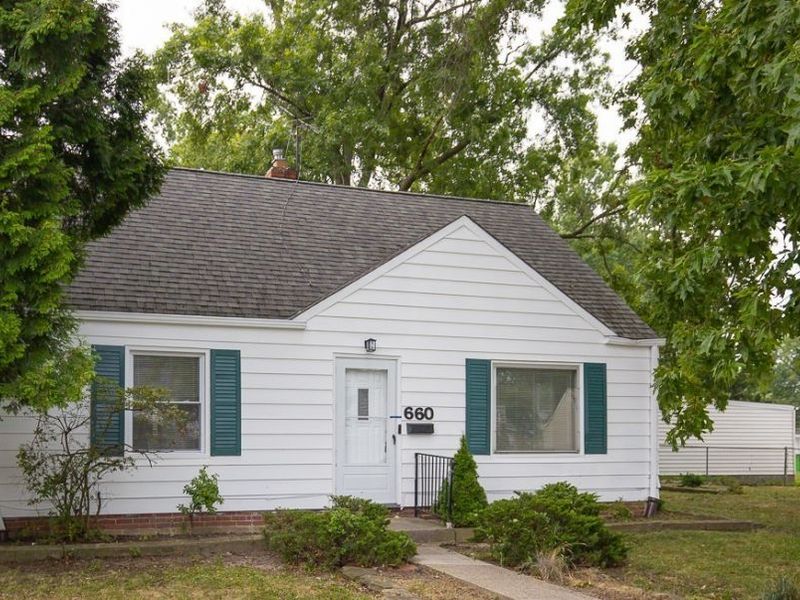 660 E 260th Street, Euclid, OH 44111 Photo 1