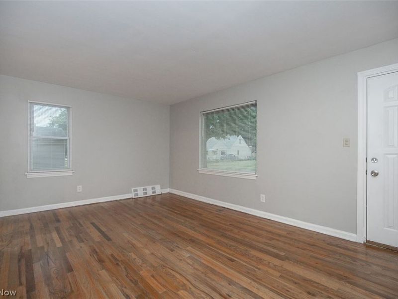 660 E 260th Street, Euclid, OH 44111 Photo 4