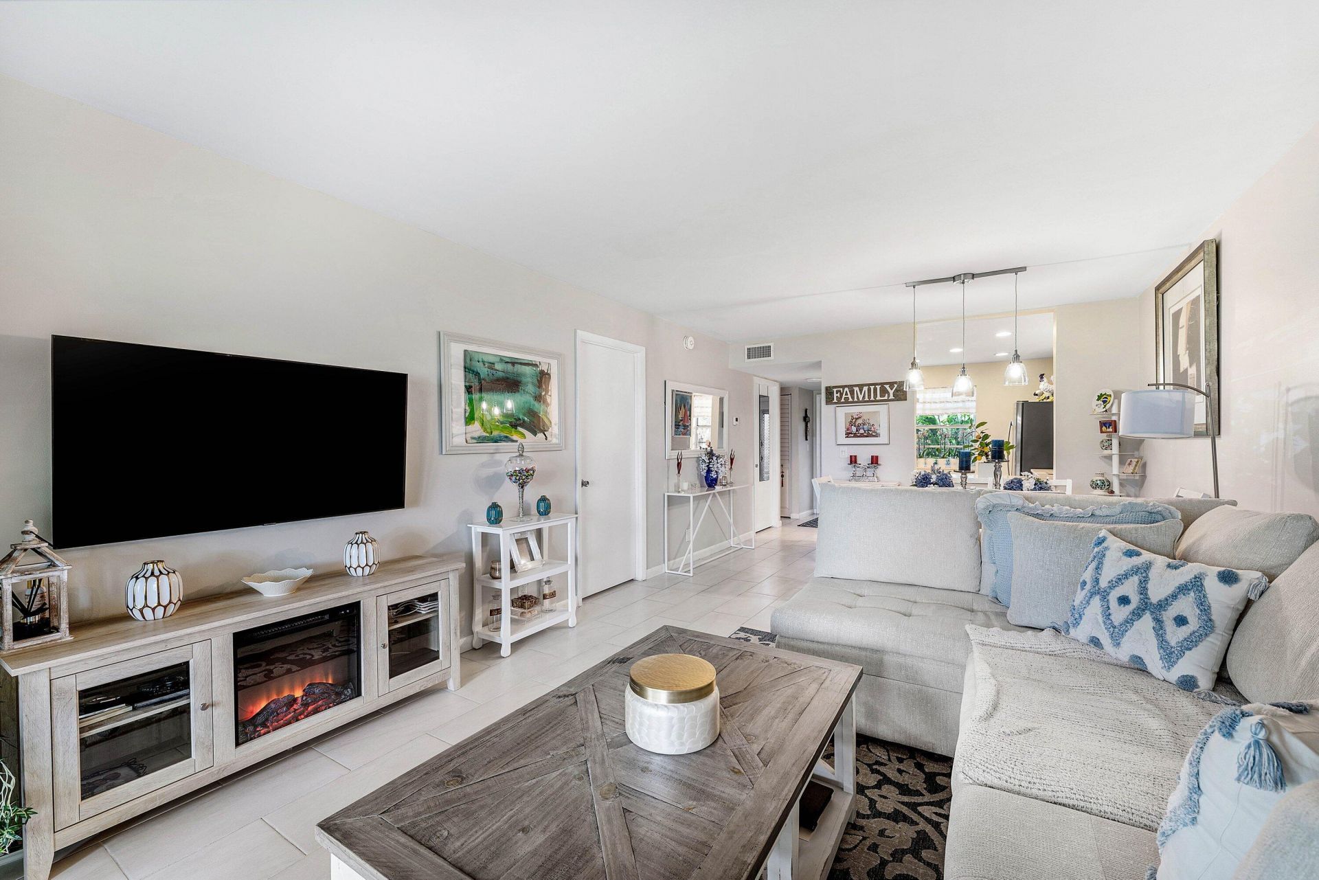 112 Lake Constance Drive, West Palm Beach, FL 33411 Photo