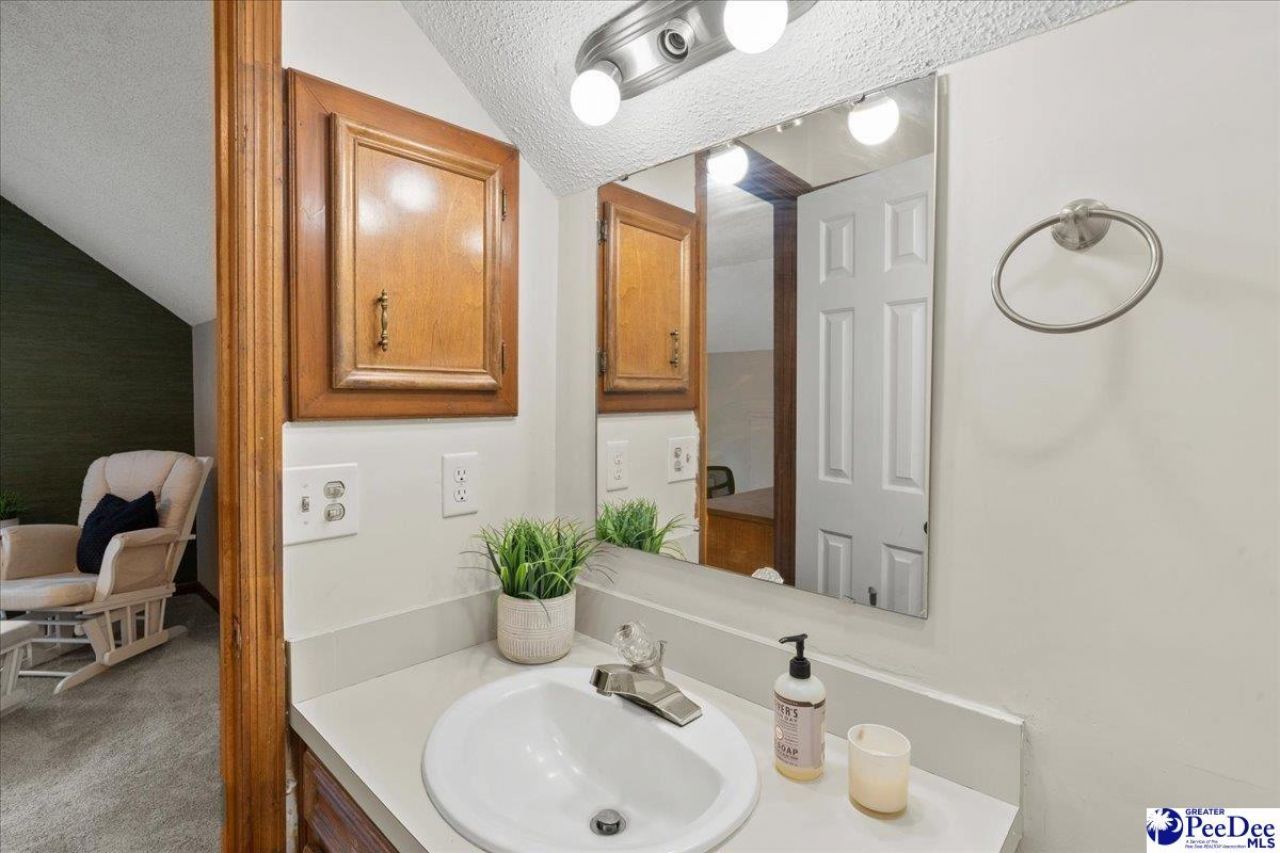 627 Lancelot Dr Photo 30