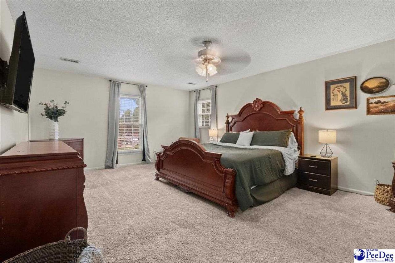 627 Lancelot Dr Photo 32