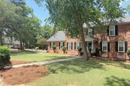 627 Lancelot Dr photo 4