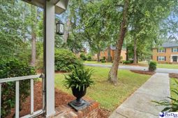 627 Lancelot Dr photo 4