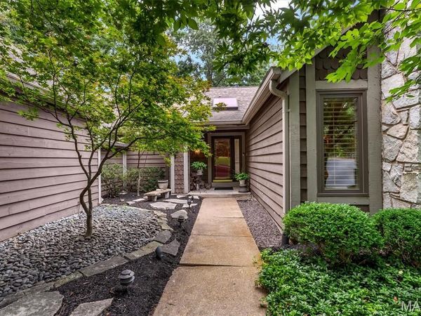 436 Shadowridge Court , Ballwin, MO 63011