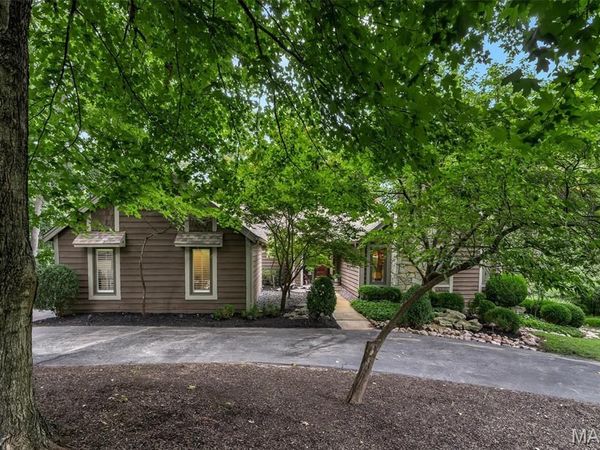 436 Shadowridge Court , Ballwin, MO 63011