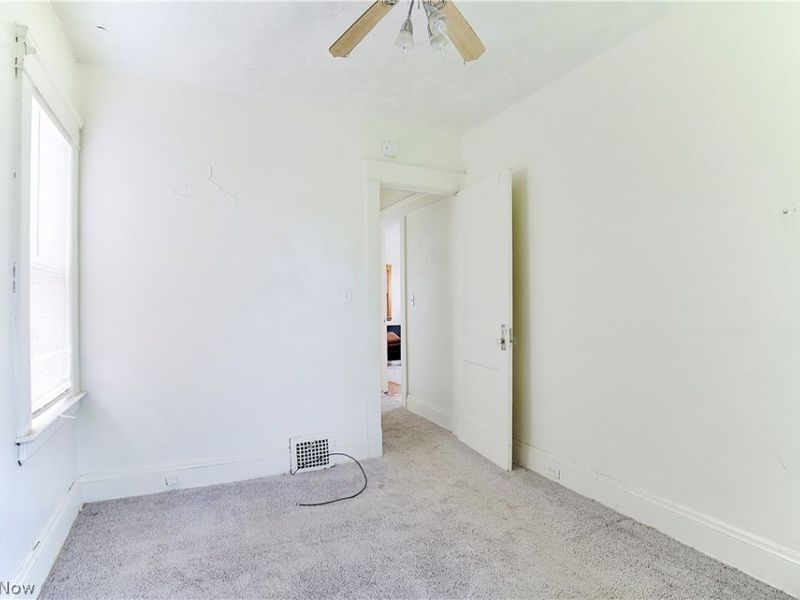 11825 Lenacrave Avenue, Cleveland, OH 44105 Photo 16