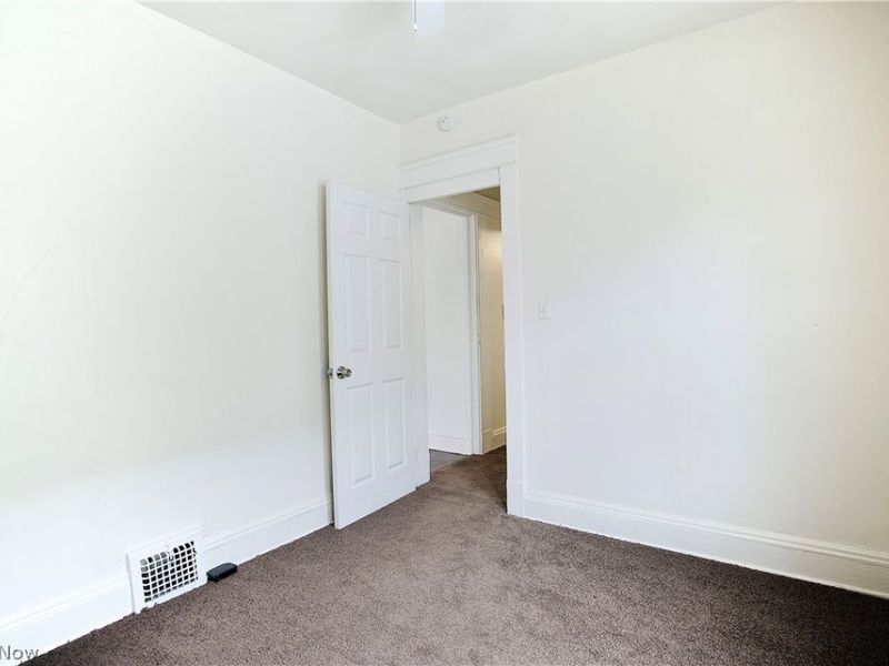 11825 Lenacrave Avenue, Cleveland, OH 44105 Photo 27