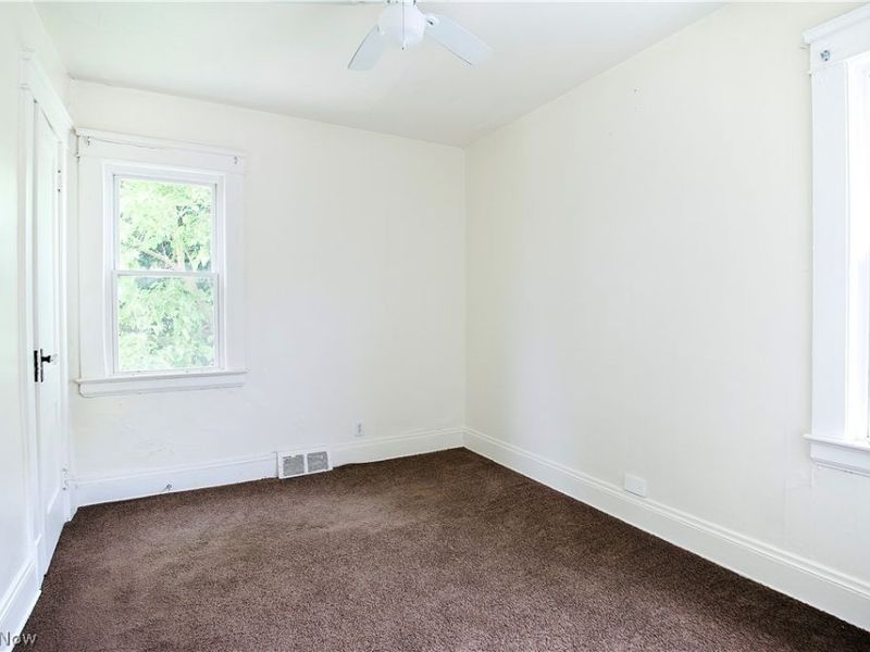 11825 Lenacrave Avenue, Cleveland, OH 44105 Photo 28