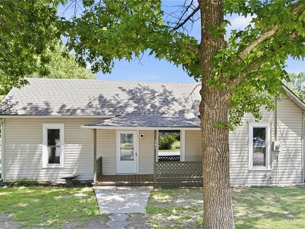 201 Spruce Street, Garden City, MO 64747