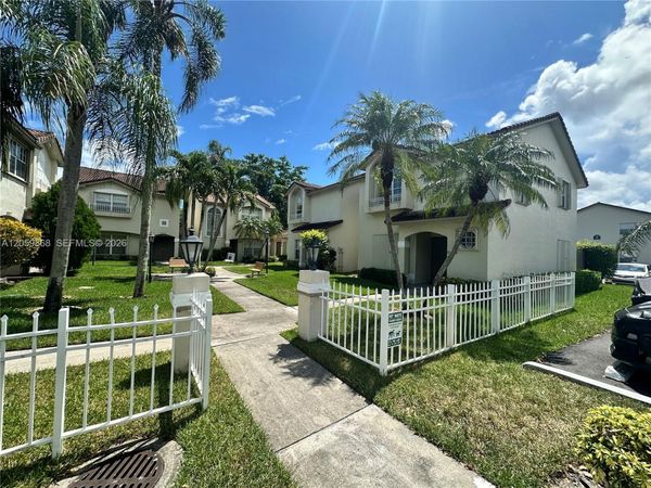 10807 NW 8th St , Unit 7U6, Pembroke Pines, FL 33026