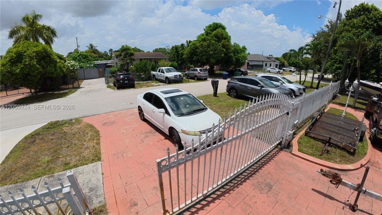15737 NW 40th Ct, Miami Gardens, FL 33054 Photo