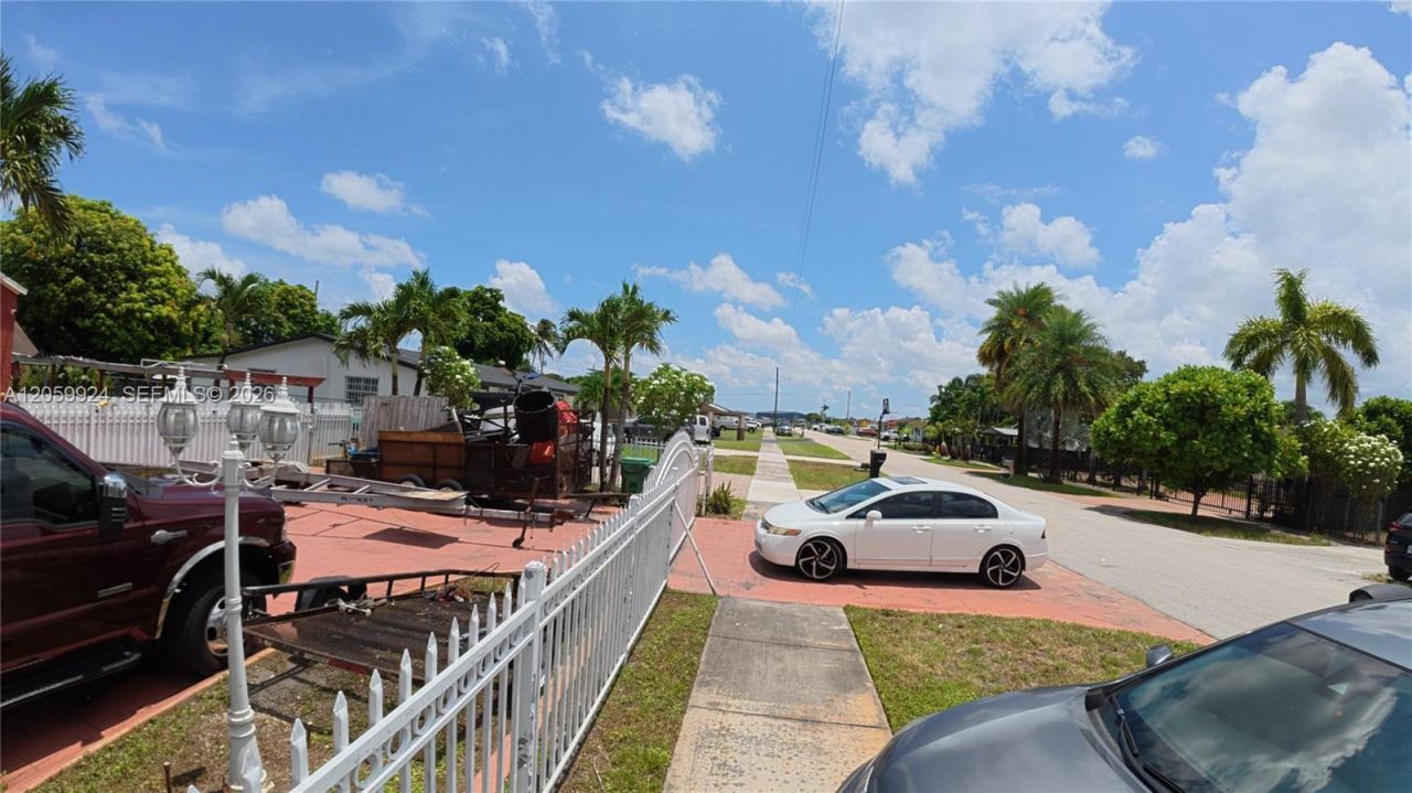 15737 NW 40th Ct, Miami Gardens, FL 33054 Photo