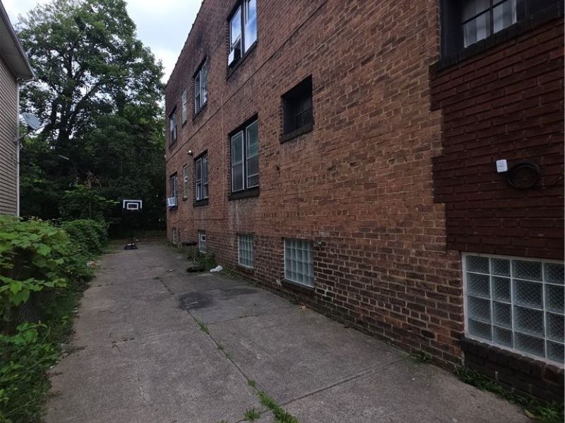 697 Eddy Road, Cleveland, OH 44108 Photo 2
