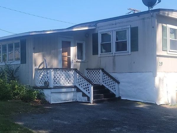 300 Nathan Ellis Hwy, Unit 19, Mashpee, MA 02649