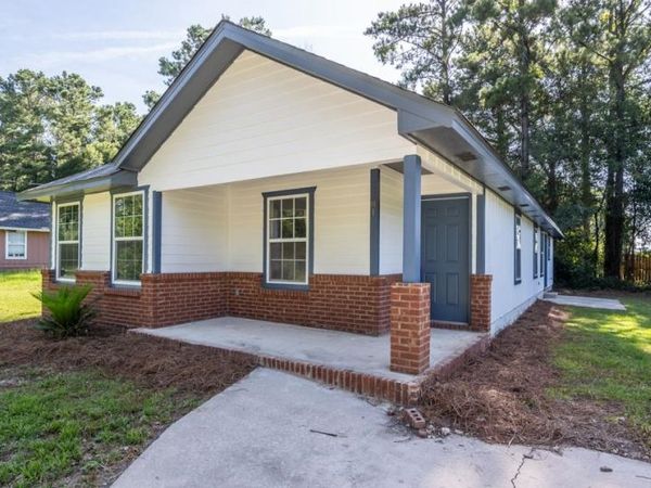 81 Knight Road , Midway, FL 32343