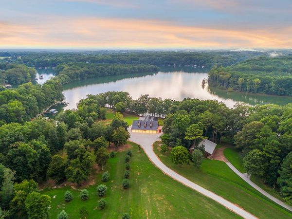 323 Sunset Cove Ln , Winchester, TN 37398